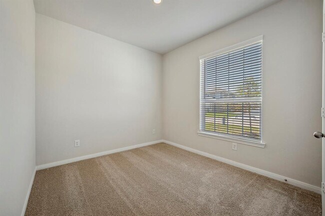 Building Photo - 10363 Red Cardinal Dr