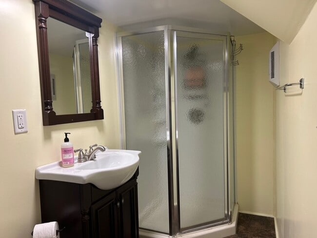 Building Photo - Charming 3 Bedroom, 2 Bath House on the East Side of Kalispell