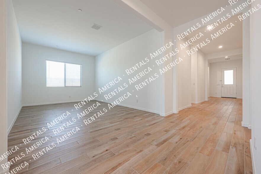 Building Photo - 29380 N 136th Ln