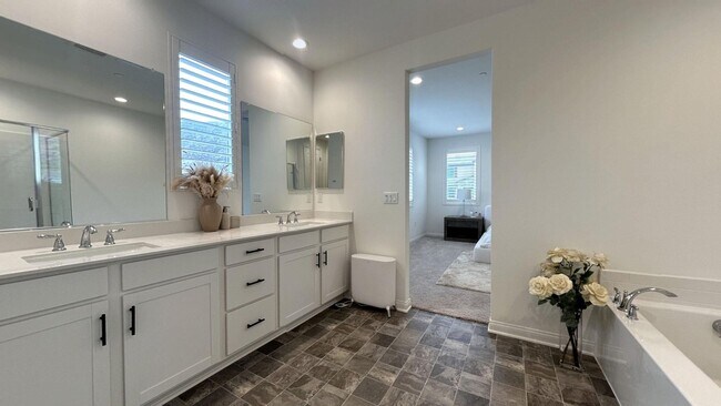 Building Photo - 25059 Sand Wedge Dr