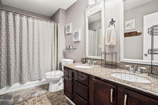 Building Photo - 313 Seal Ave