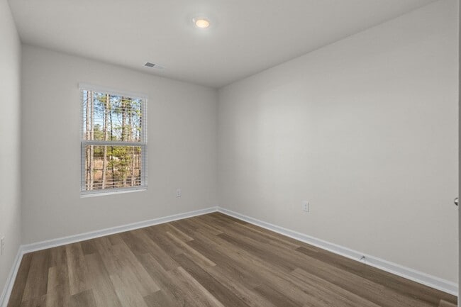 Building Photo - 640 Rd