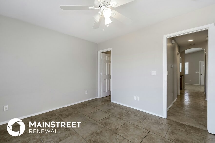 Building Photo - 5040 Fremont Ave