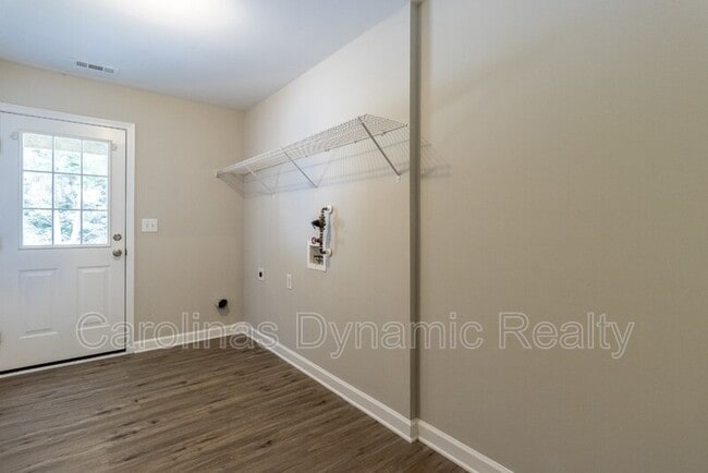 Building Photo - 9618 Blossom Hill Dr