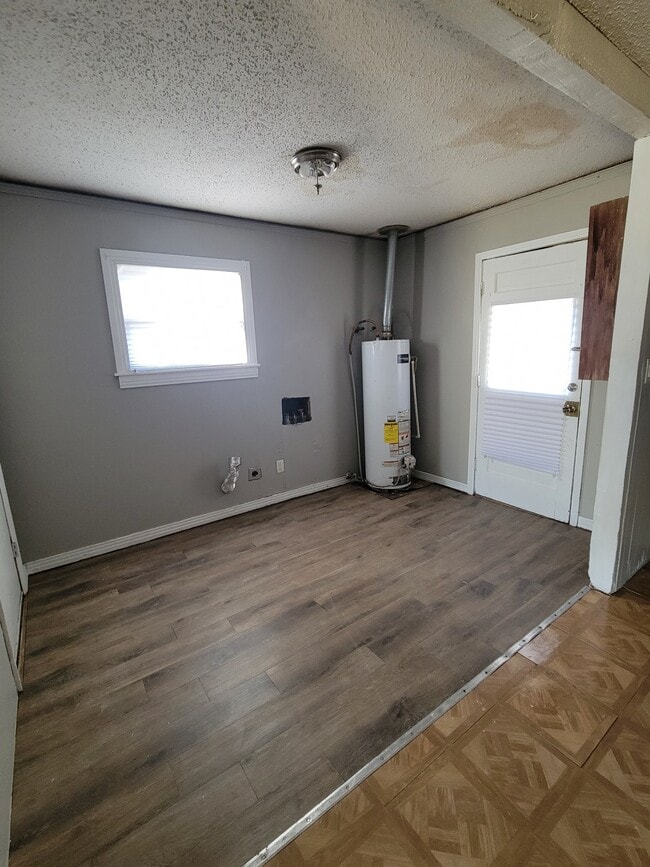 Building Photo - 307 N Alabama St