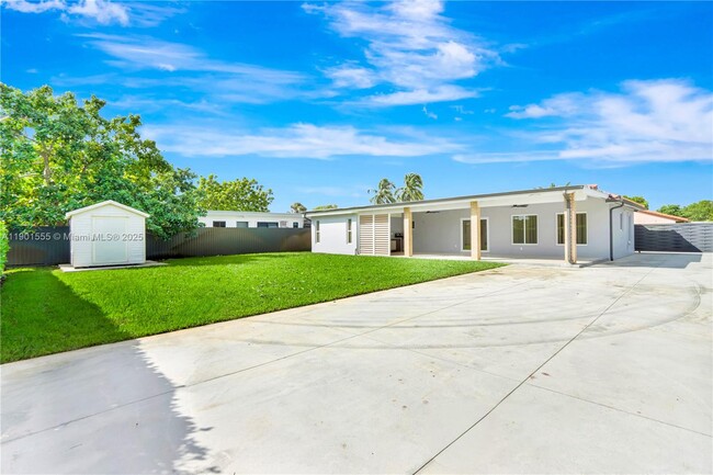 Building Photo - 4931 SW 132nd Ave