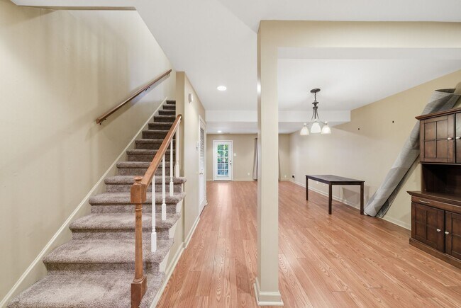 Building Photo - 6355 New Market Way