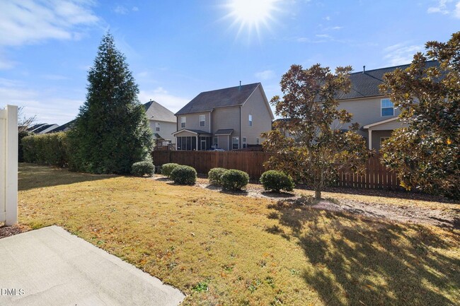 Building Photo - 7603 Weathered Oak Way