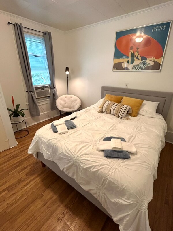 Building Photo - 718 N Cayuga St