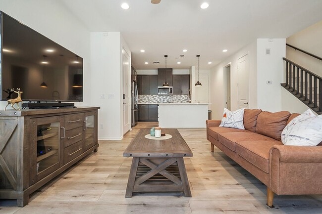 Building Photo - Beautiful TownHome in Pacific Ridge Rancho...