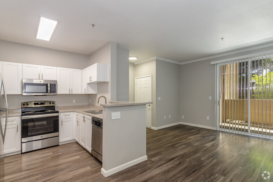 1BR, 1BA - 739SF - Natomas Park