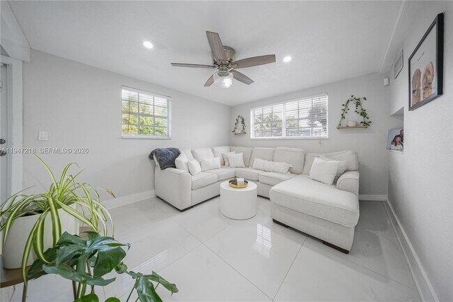 Building Photo - 10731 SW 51st Dr