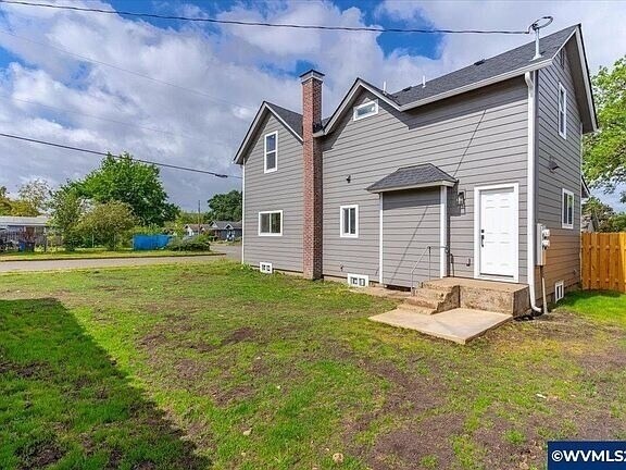Building Photo - 494 17th St SE