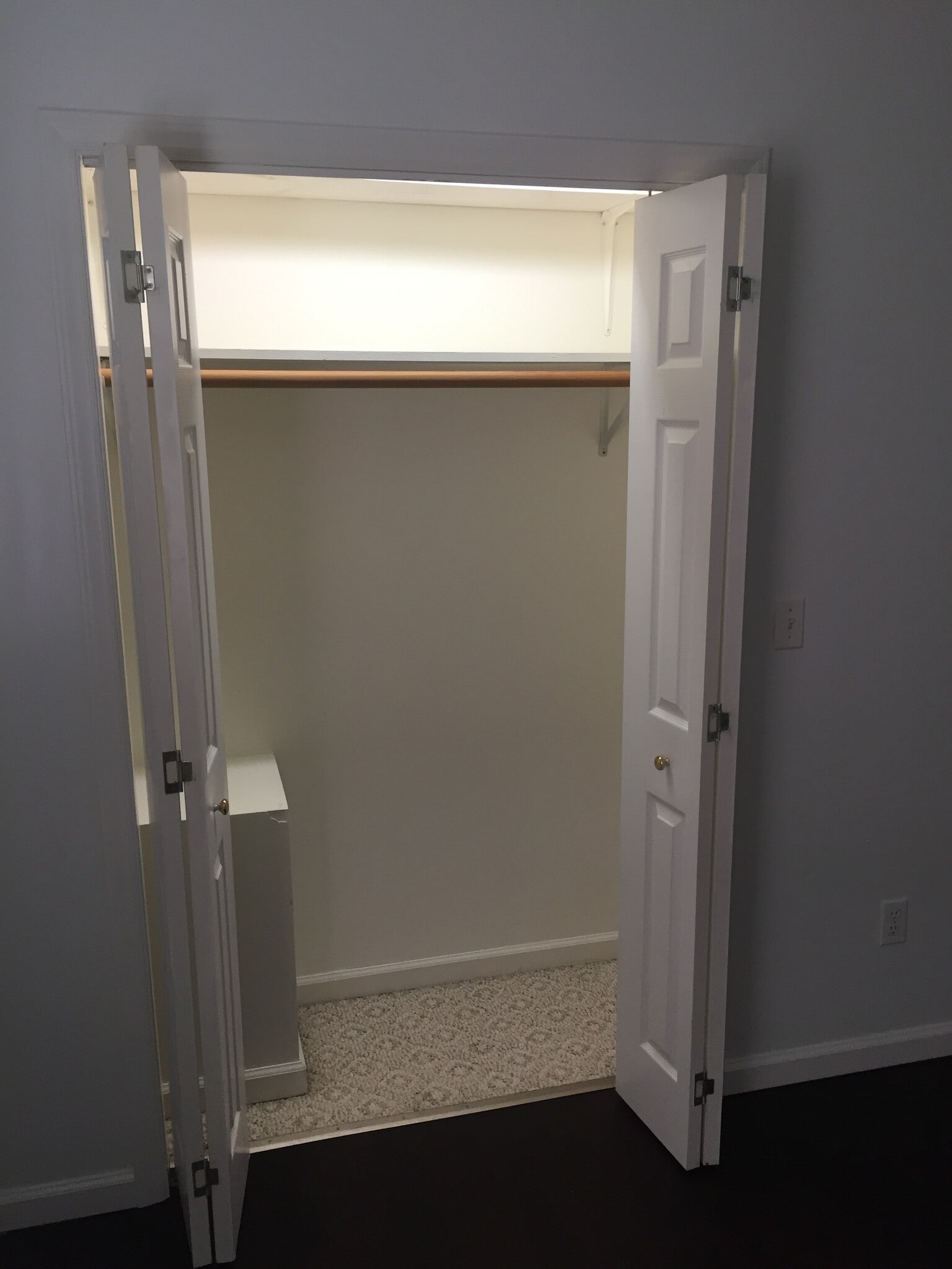 Building Photo - 251 Rembrandt Dr