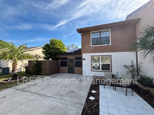 Building Photo - 517 Carambola Ave