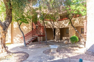 Building Photo - 3131 W Cochise Dr