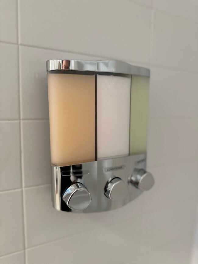 Building Photo - 99 Kneeland St