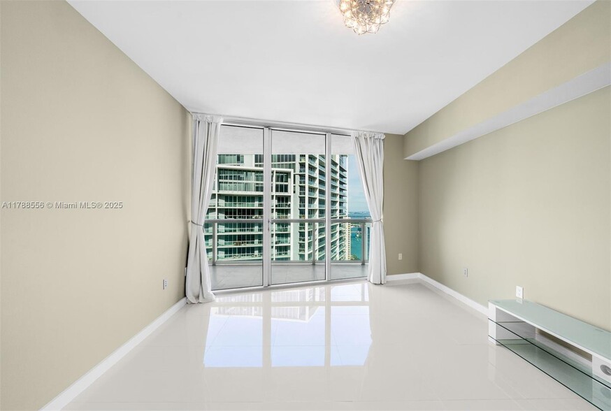 Building Photo - 495 Brickell Ave