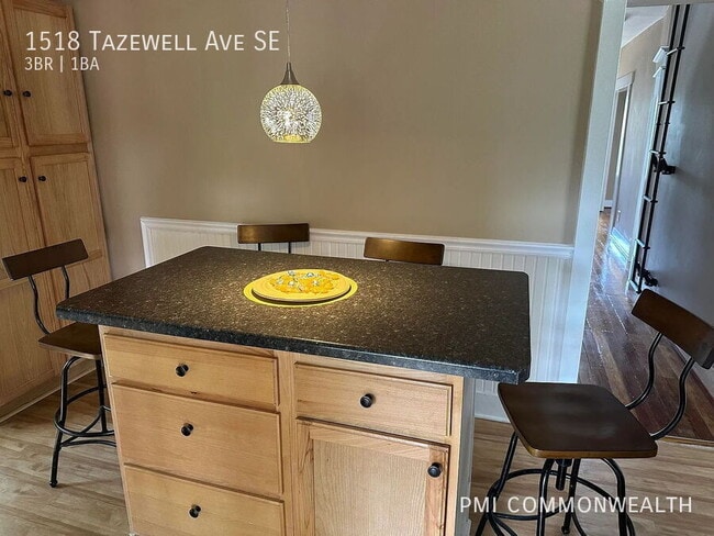Building Photo - 1518 Tazewell Ave SE