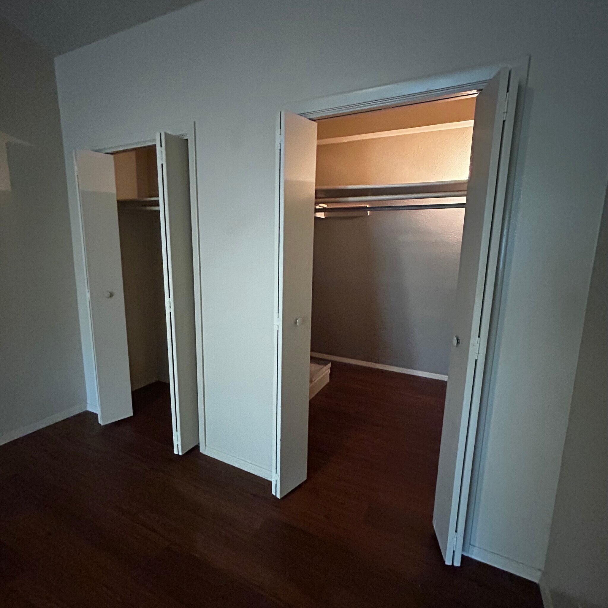Building Photo - 3901 Knollwood Dr