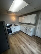Building Photo - 20 Parnell Ave