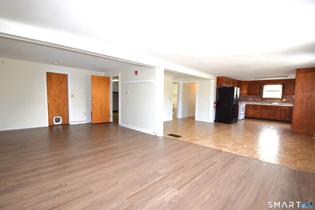 Building Photo - 1129 Connecticut 169 Unit