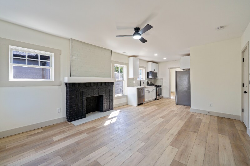 Building Photo - 605-607-607 S Champion Ave