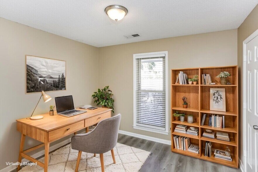 Building Photo - 8123 Cairn Dr
