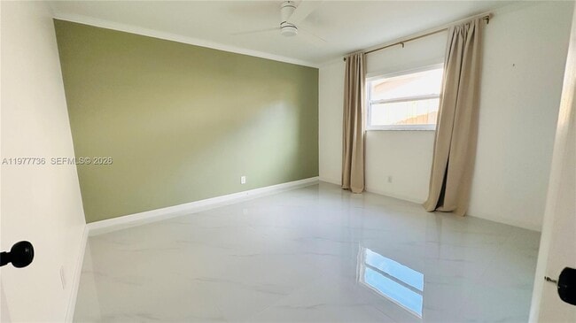 Building Photo - 1675 NE 45th St