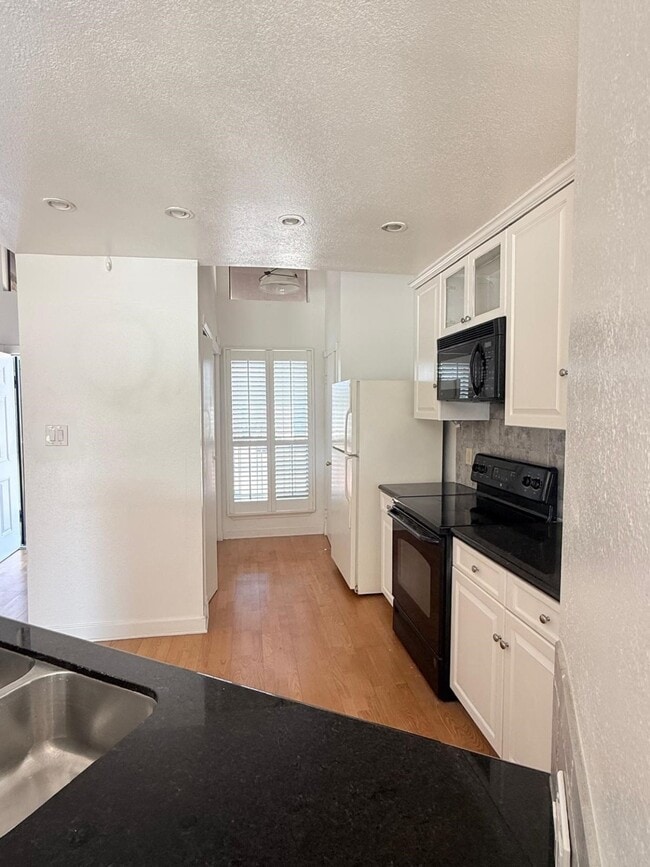 Building Photo - 8287 Sands Point Dr