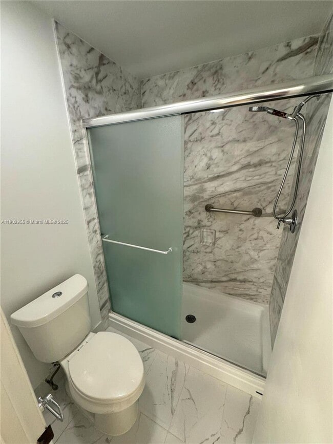 Building Photo - 2635 Carambola Cir N