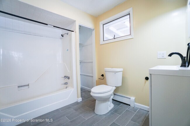 Building Photo - 1519 Meylert Ave