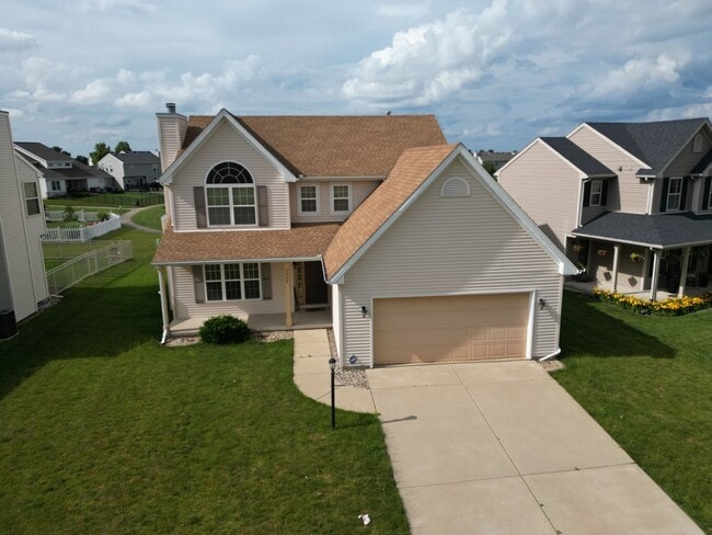 Building Photo - 3922 Wildflower Dr