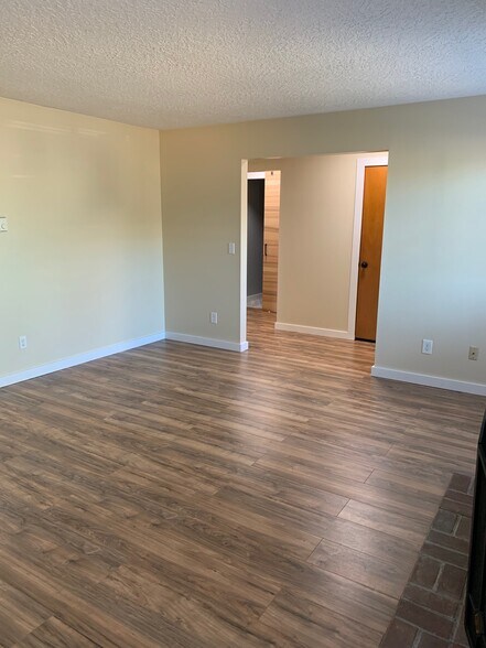 Building Photo - 4325 NE 130th Pl