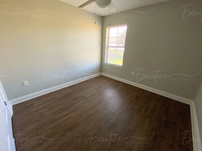 Building Photo - 193 Gilmore Rd