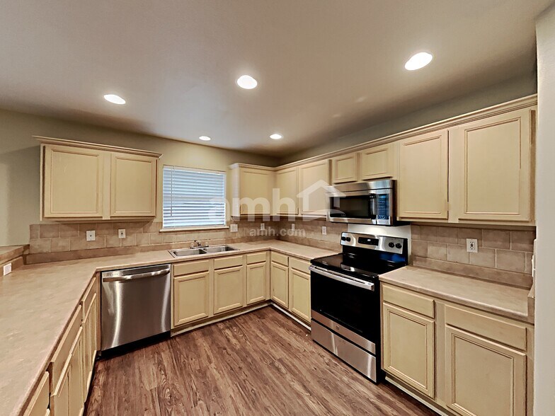 Building Photo - 4124 Wensledale Dr