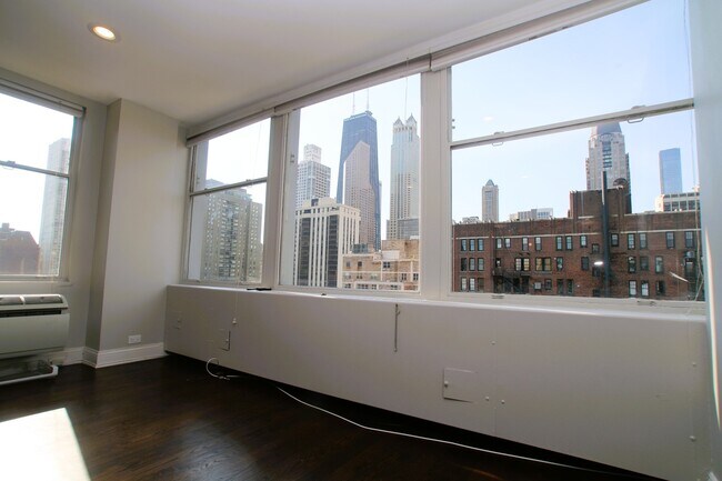 Building Photo - 30 E Elm St