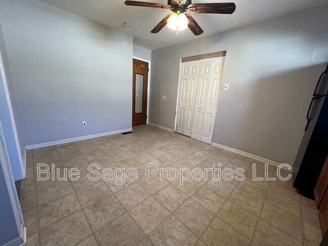 Building Photo - 727 Clifton Ave