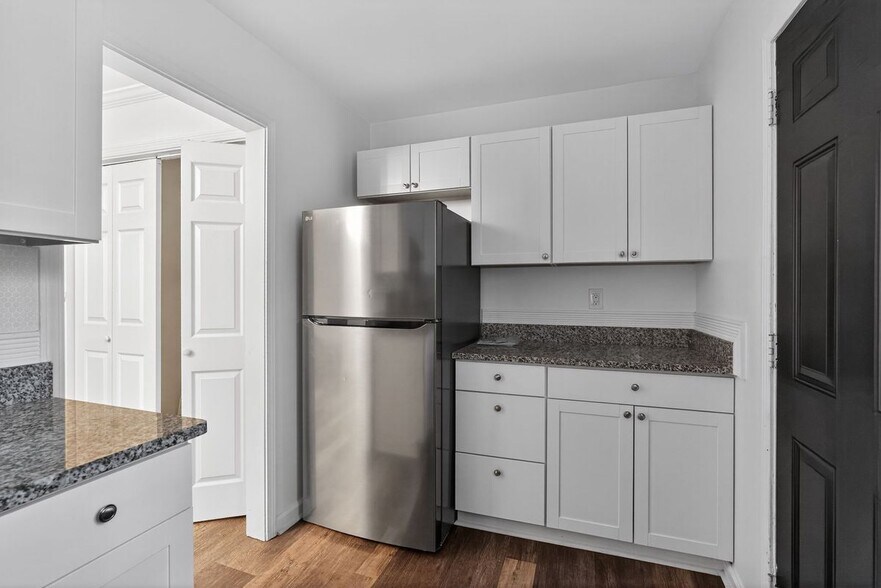 Building Photo - 2520 Peachwood Cir NE