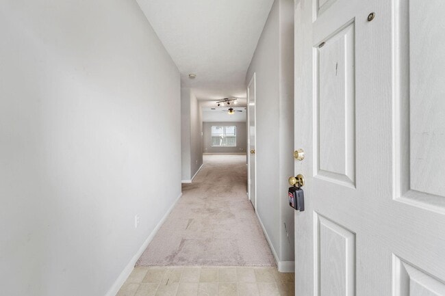 Building Photo - 2530 Fox River Ln