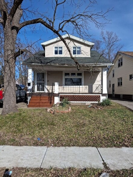 Building Photo - 3925 E 120th St
