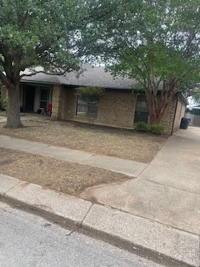 Building Photo - Duplex Coming soon-Grapevine Colleyville ISD