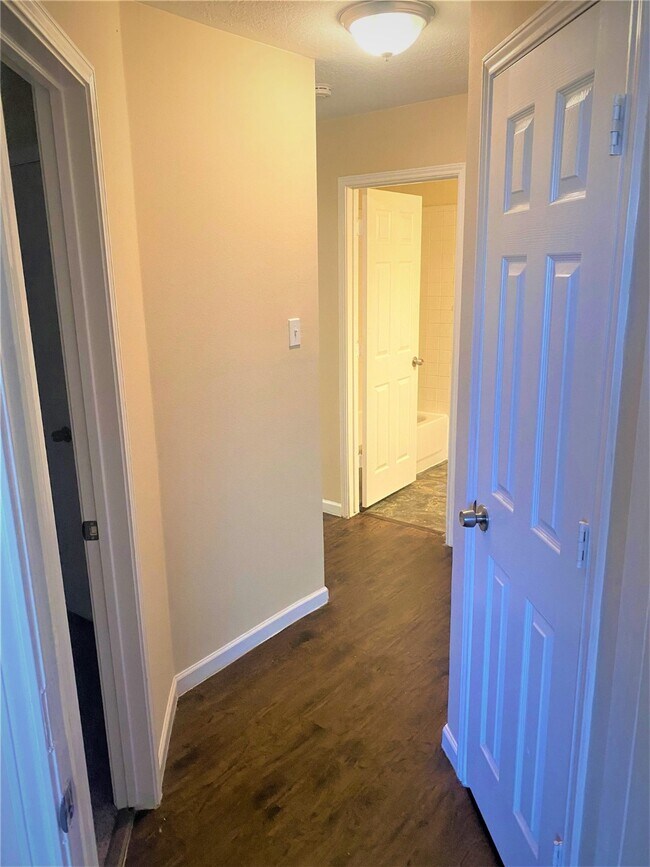 Building Photo - 4730 Hardwood Glen Dr