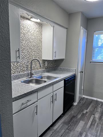 Building Photo - 10749 E NW Hwy