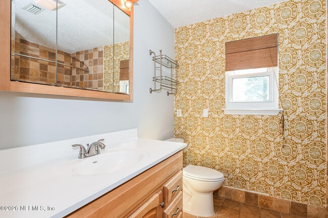 Building Photo - 1077 Kings Rd