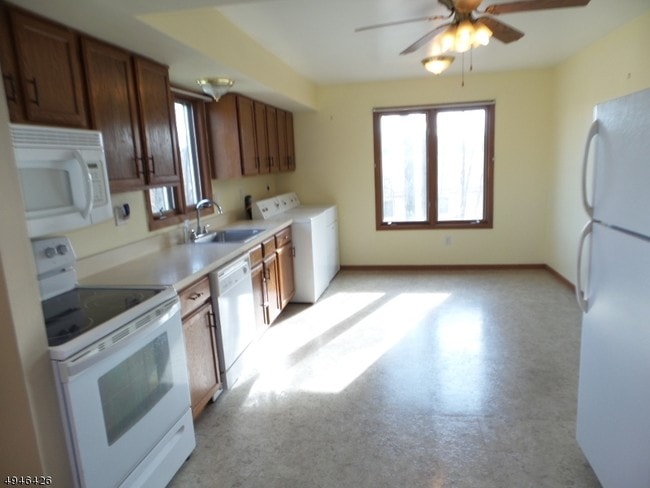 Building Photo - 405 Mohegan Cir