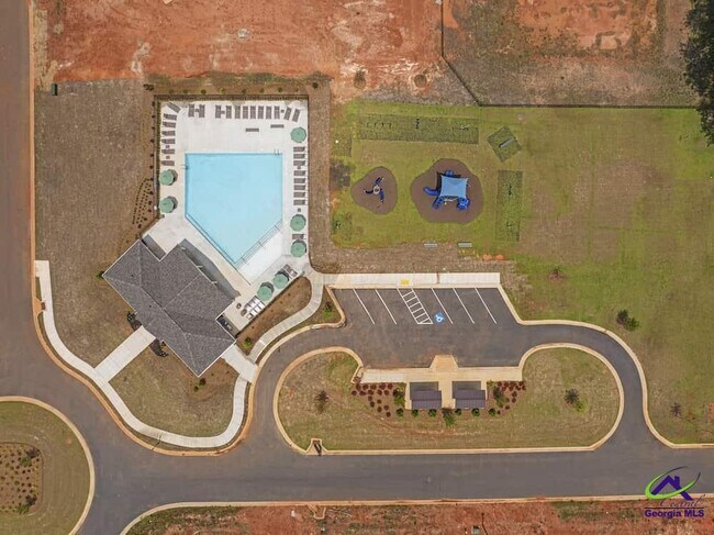 Building Photo - 827 Trenton Dr