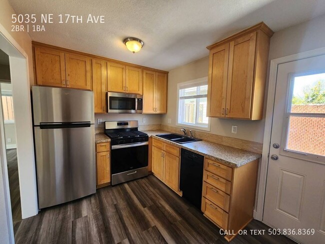 Building Photo - 5035 NE 17th Ave