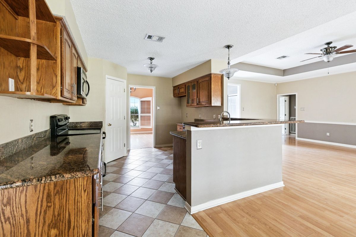 Building Photo - 308 Willowdale Blvd