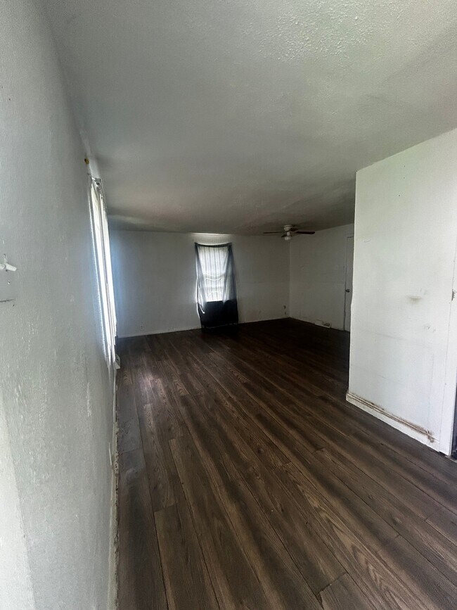 Building Photo - 313 Green St